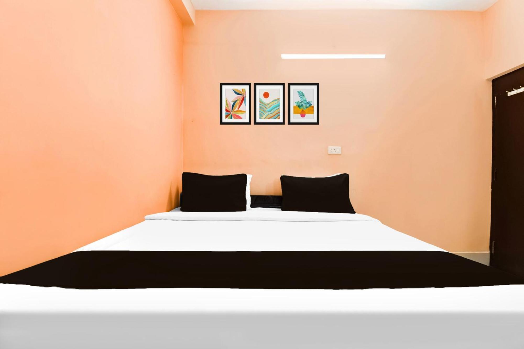Super Hotel O Dakshin Dwar Formerly Radha Krishna Niwas Puri Kültér fotó