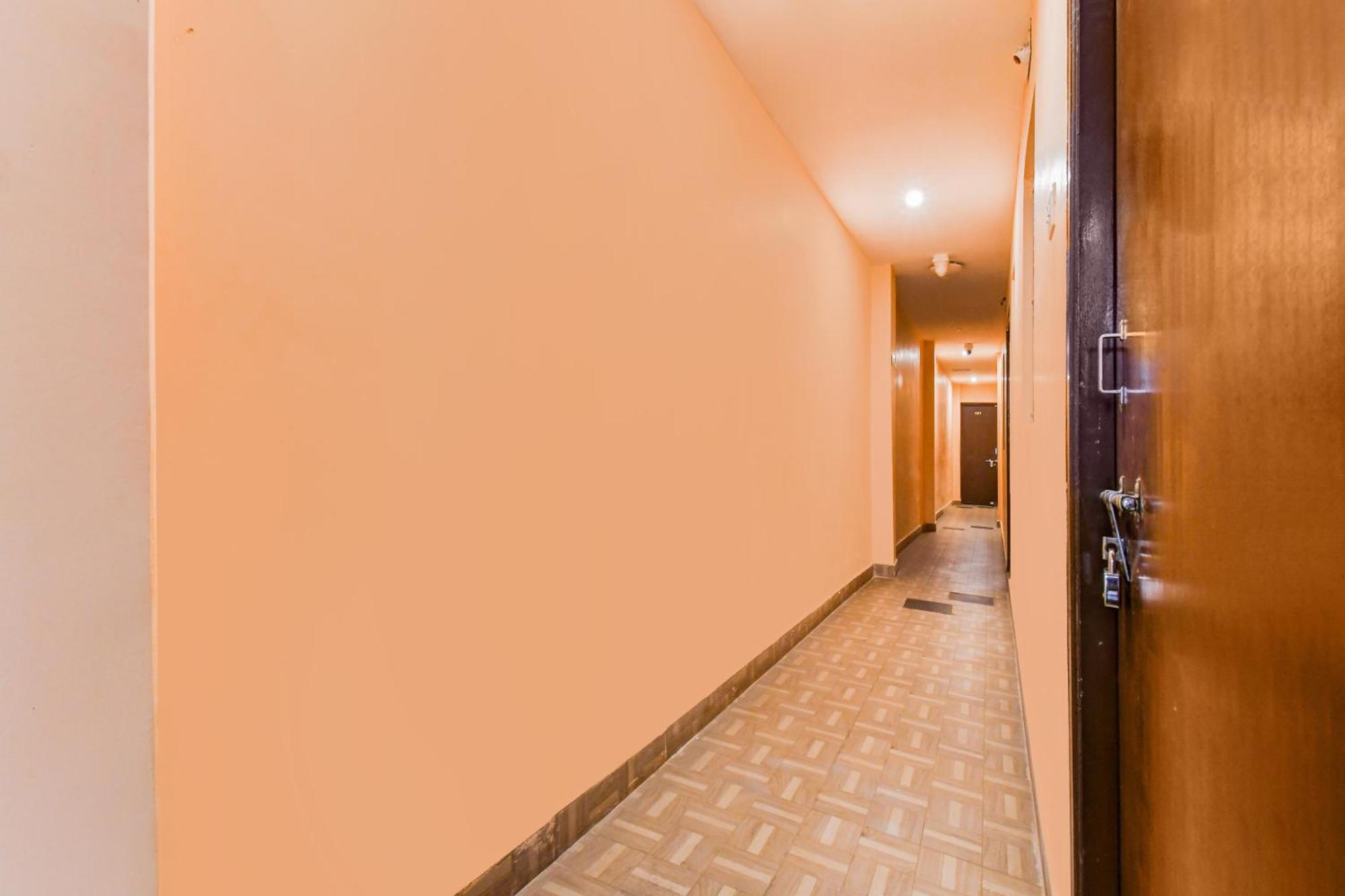 Super Hotel O Dakshin Dwar Formerly Radha Krishna Niwas Puri Kültér fotó